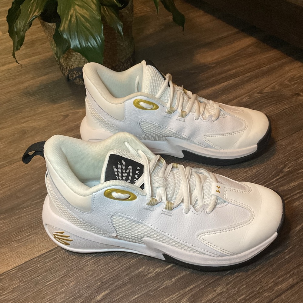 Under Armour Curry Youth Basketball Sneakers White Gold Size 5.5Y
